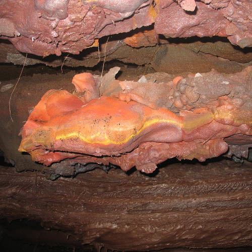 TUNNEL DE LAVE  - VOLCANORUN
